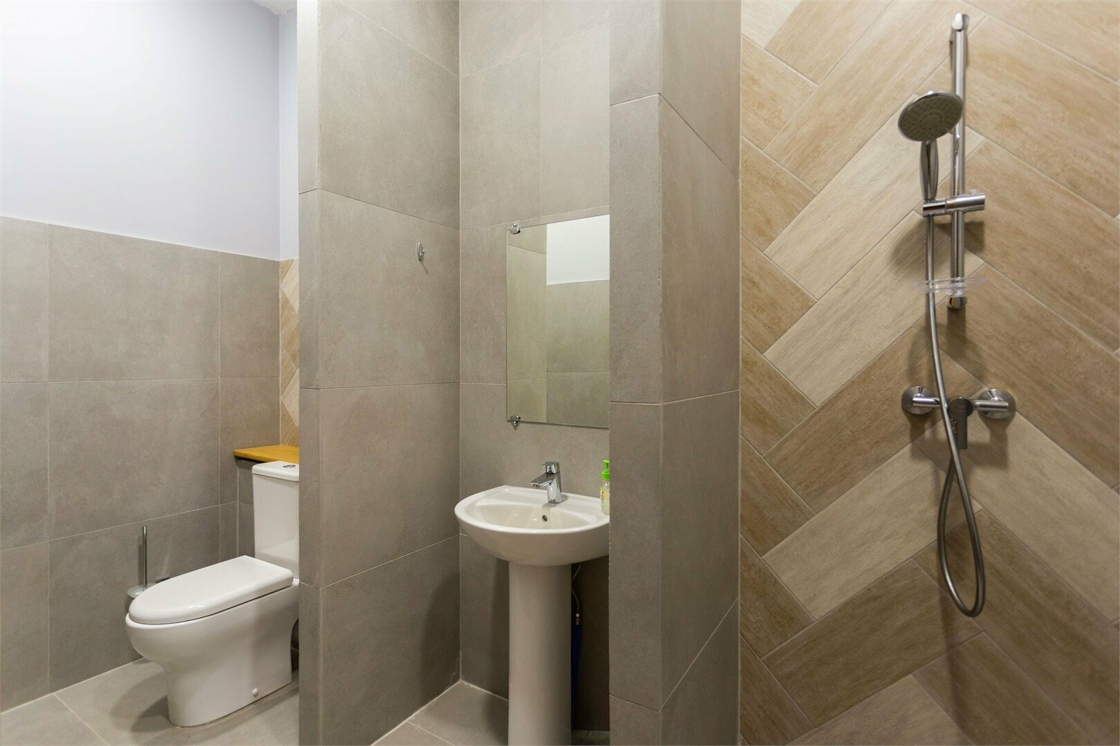 Хостел № 102 А ( от 4 до 8 мест без подселения,  общая гостиная с № 102 В )