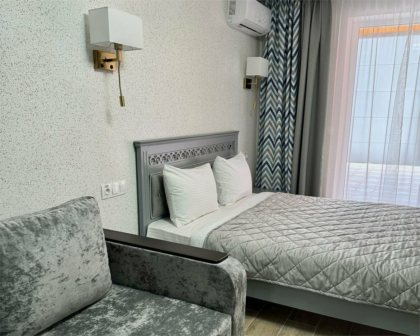 Джуниор 3-х  местный