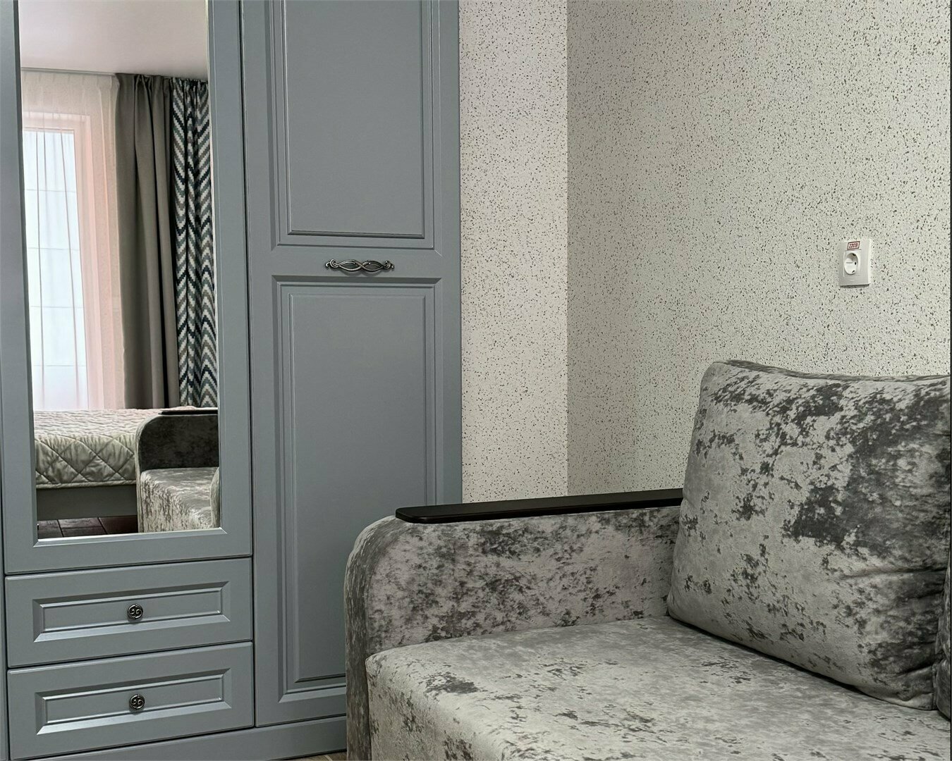 Джуниор 3-х  местный