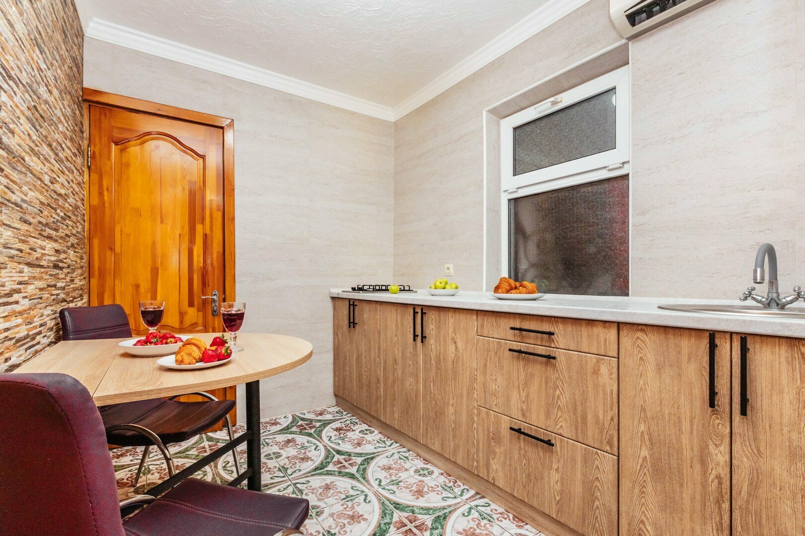 Апартаменты цоколь-1 этаж