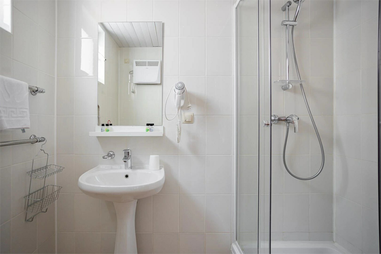 СТАНДАРТ С ДВУМЯ РАЗДЕЛЬНЫМИ КРОВАТЯМИ