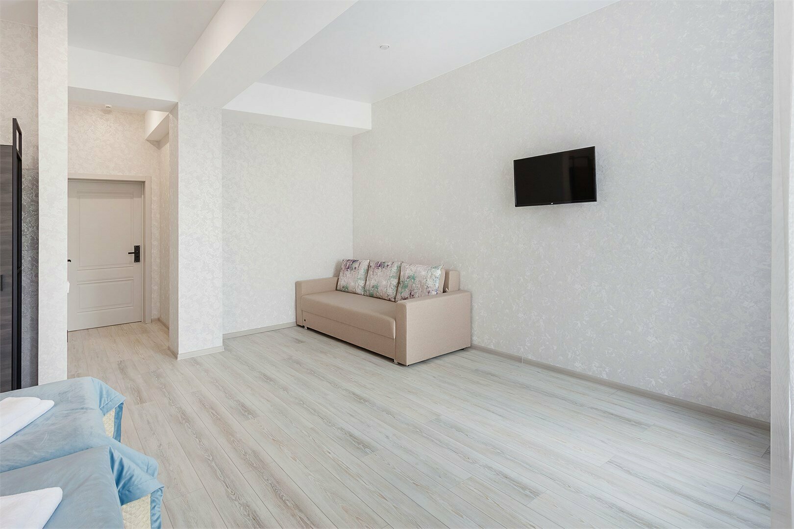 Джуниор Сюит