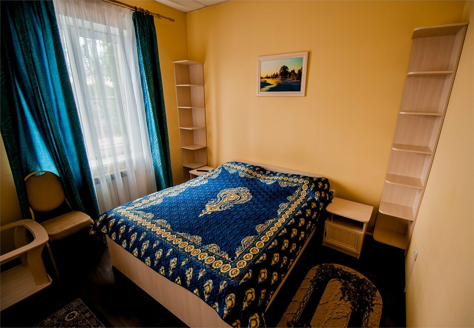 Двухместный бизнес с одной двуспальной кроватью