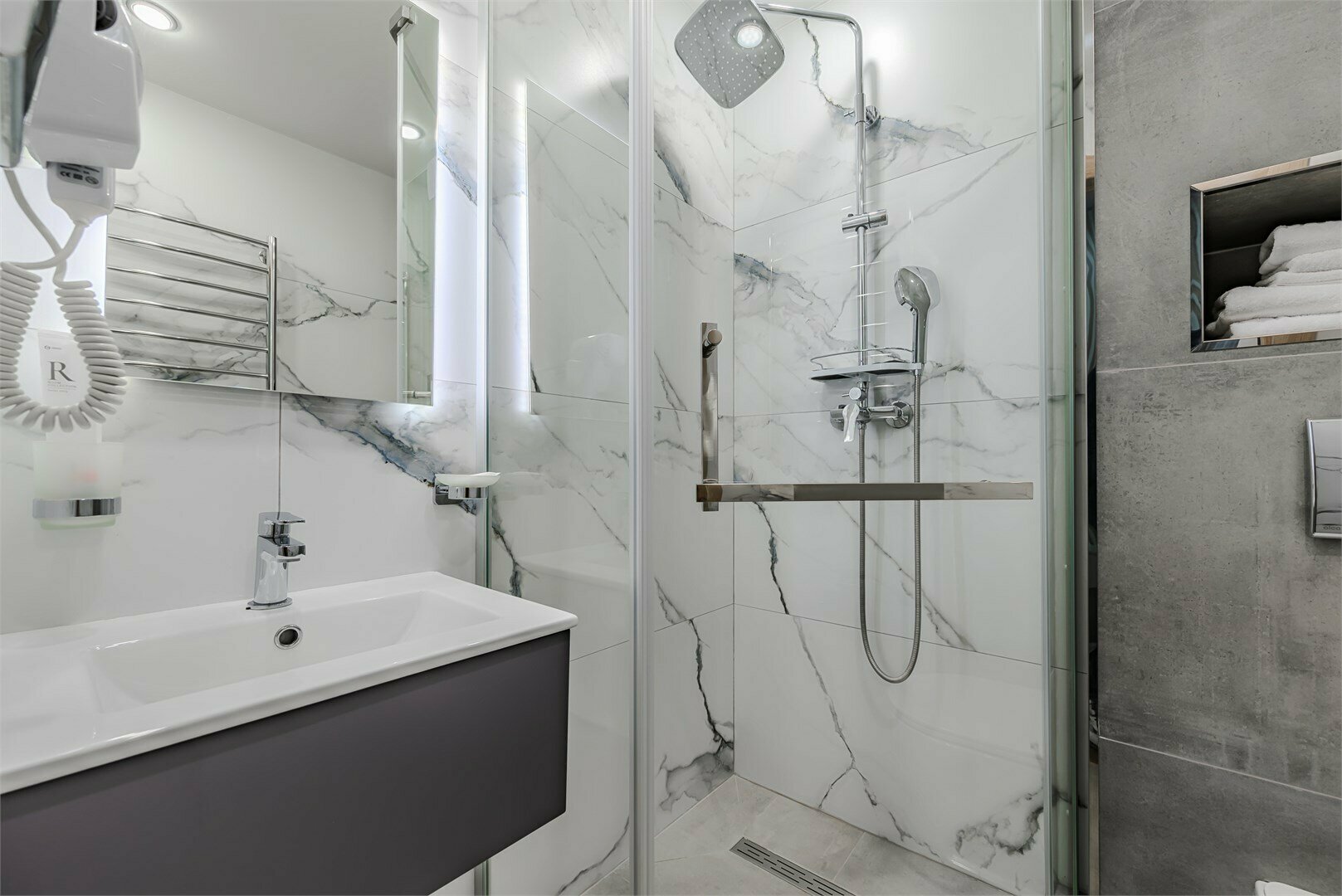 DELUXE С БАЛКОНОМ