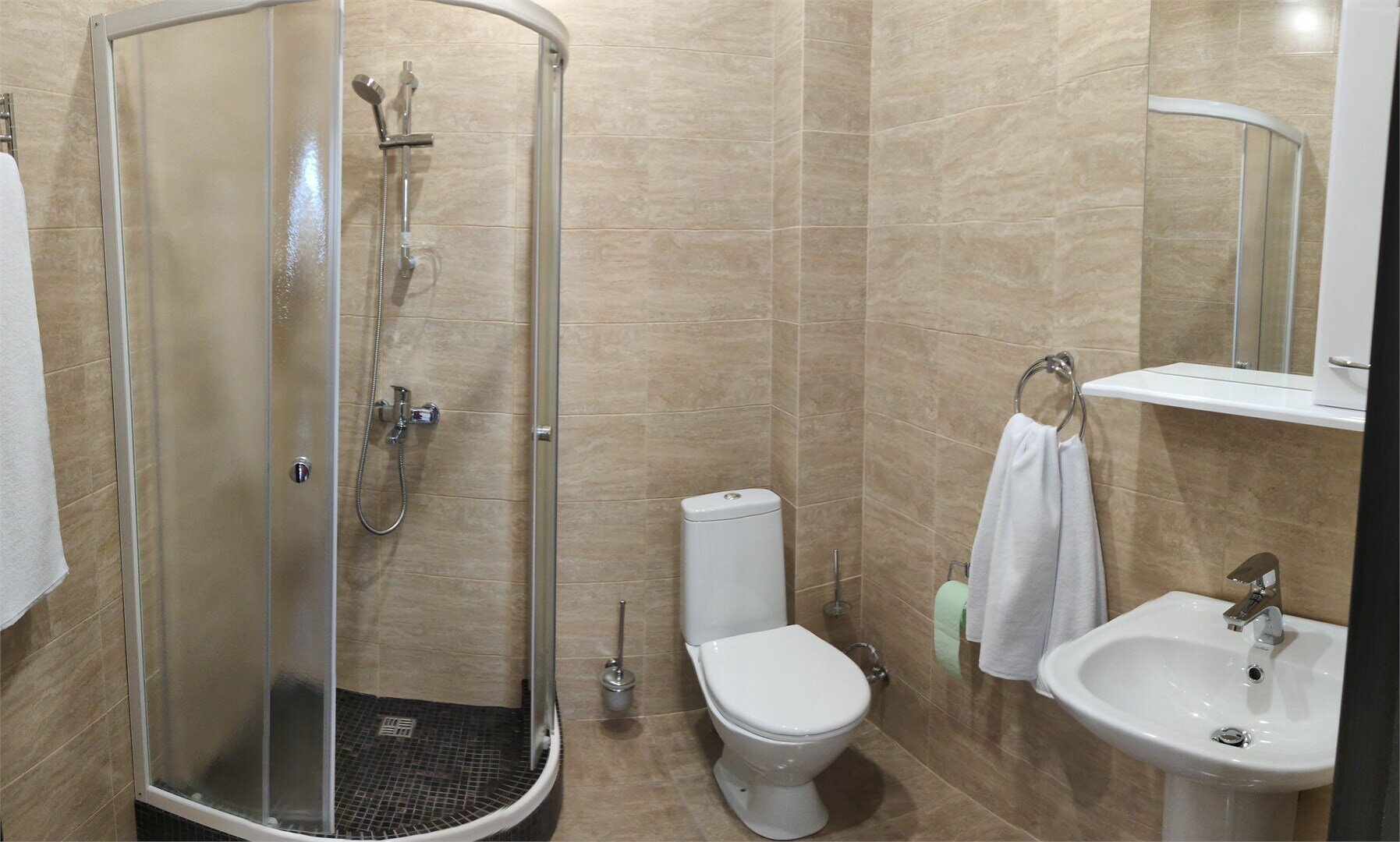 Двухместный номер с 1 кроватью или 2 отдельными кроватями и дополнительной кроватью