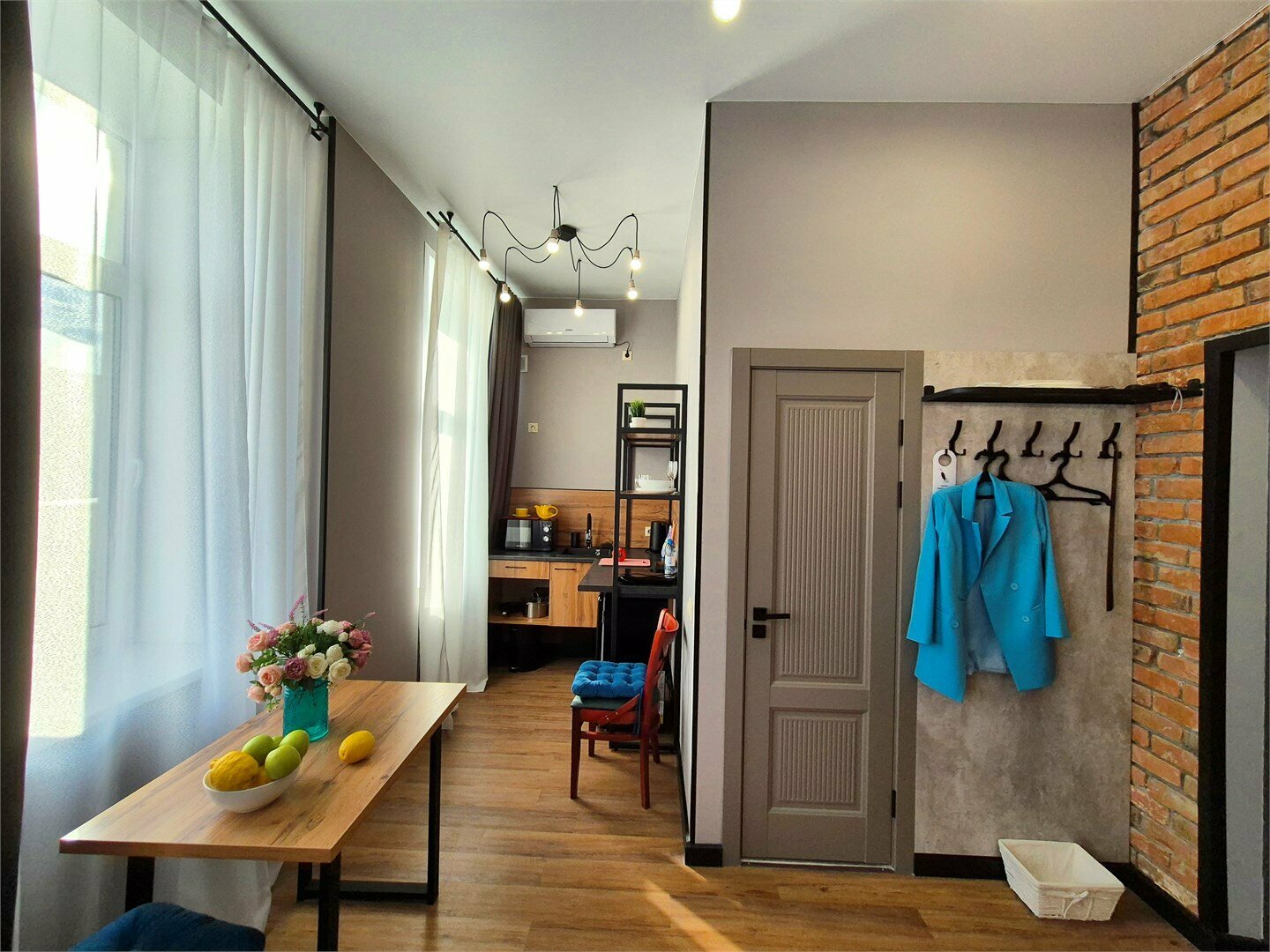 Студия с 1 двуспальной кроватью