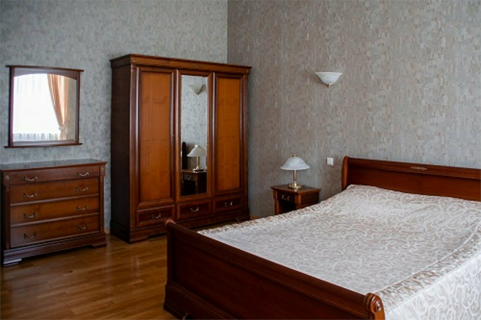 Сюит трехкомнатный