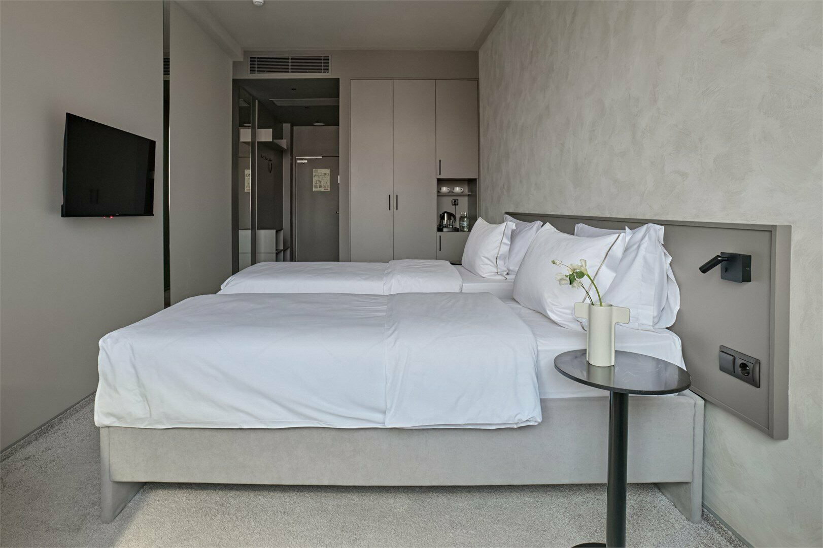 Улучшенный двухместный номер с 2 отдельными кроватями