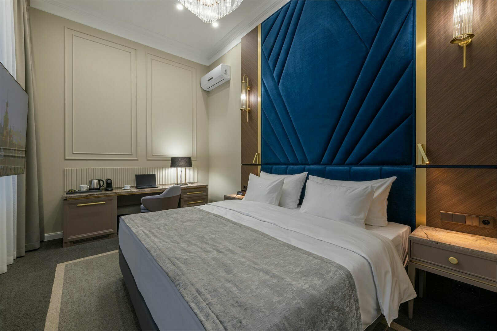 Джуниор-Сюит с двуспальной кроватью