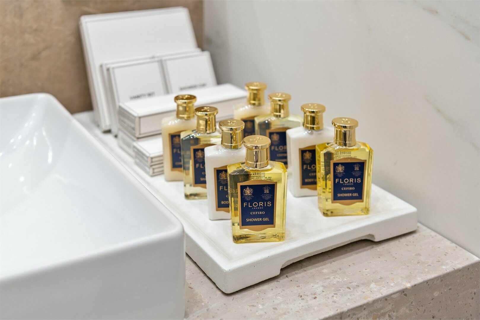 Джуниор-Сюит с двумя раздельными кроватями