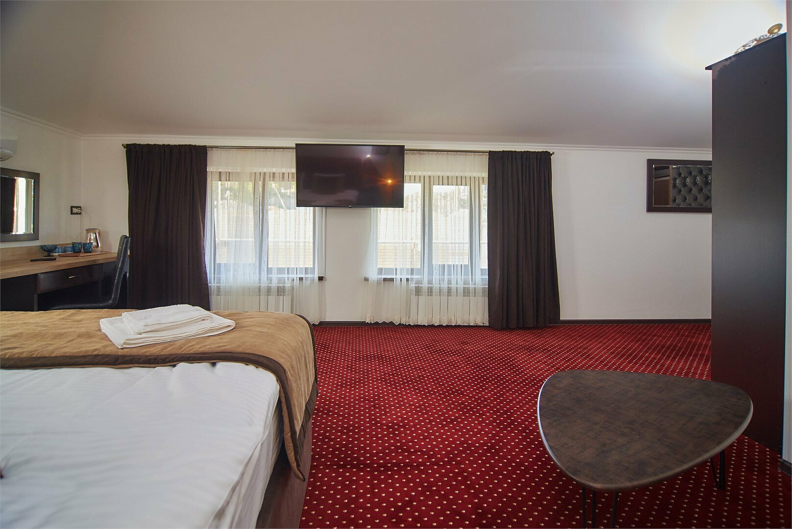 Джуниор Сюит