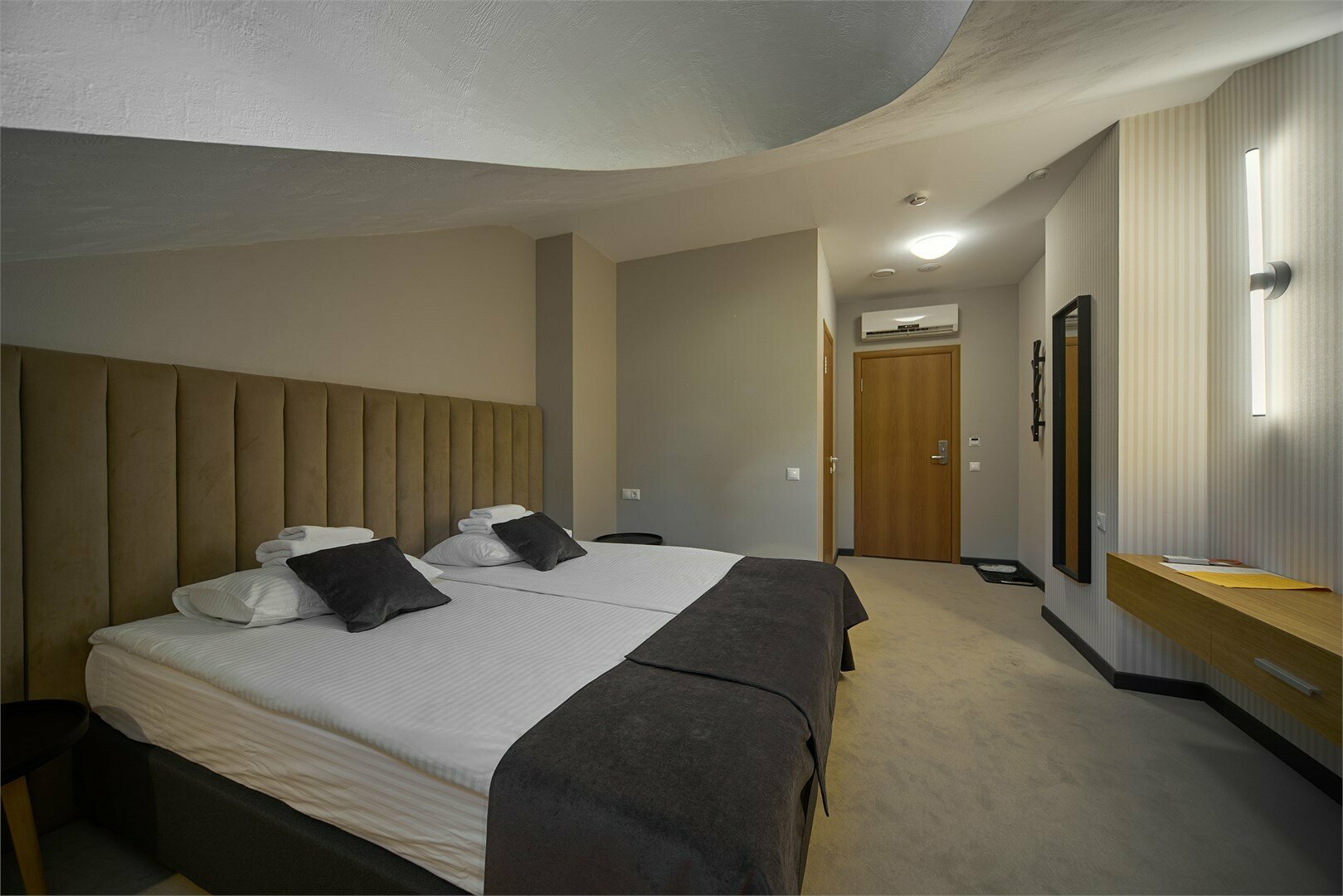 Двухместный номер «Стандарт» с двуспальной кроватью (кровати вместе)