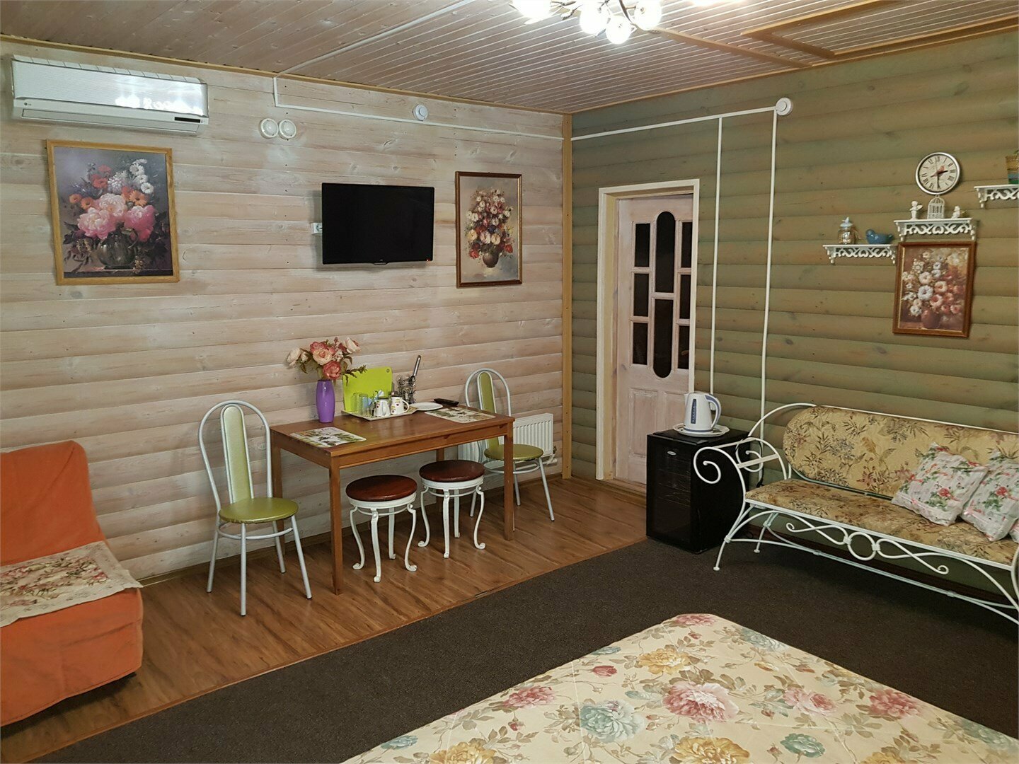 Улучшенный номер с кроватью размера «king-size»