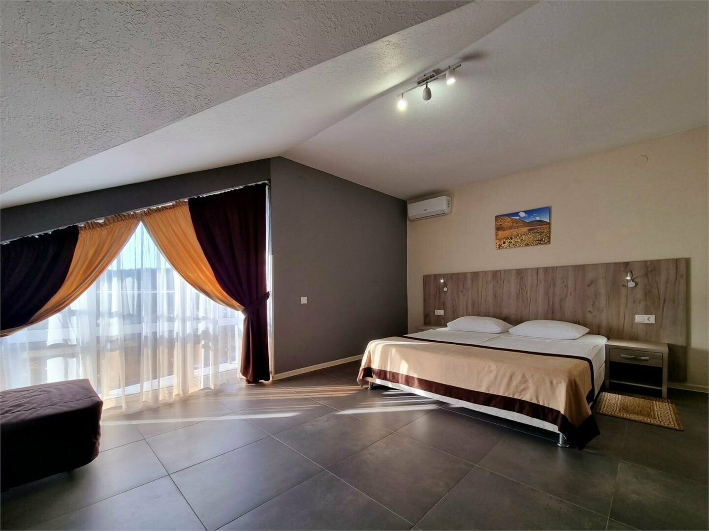 Семейный Мансардный номер FAMILY-M (с балконом)