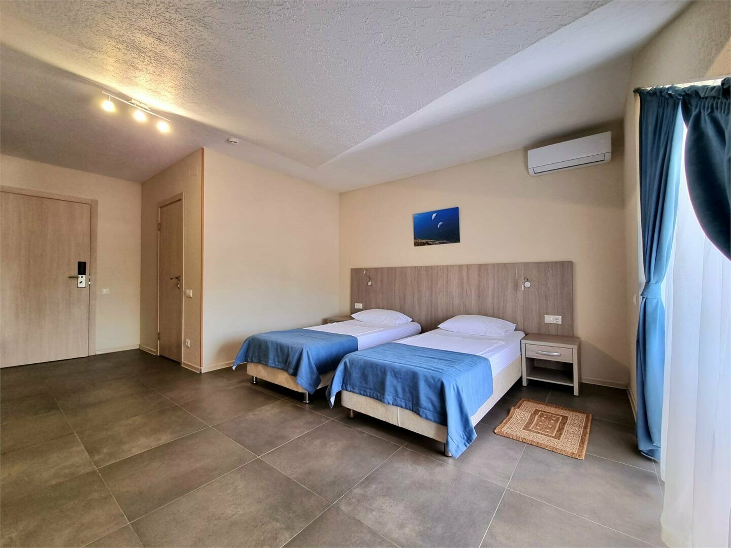 Улучшенный Стандарт Мансардный с двумя кроватями SUTWIN-M (с балконом)