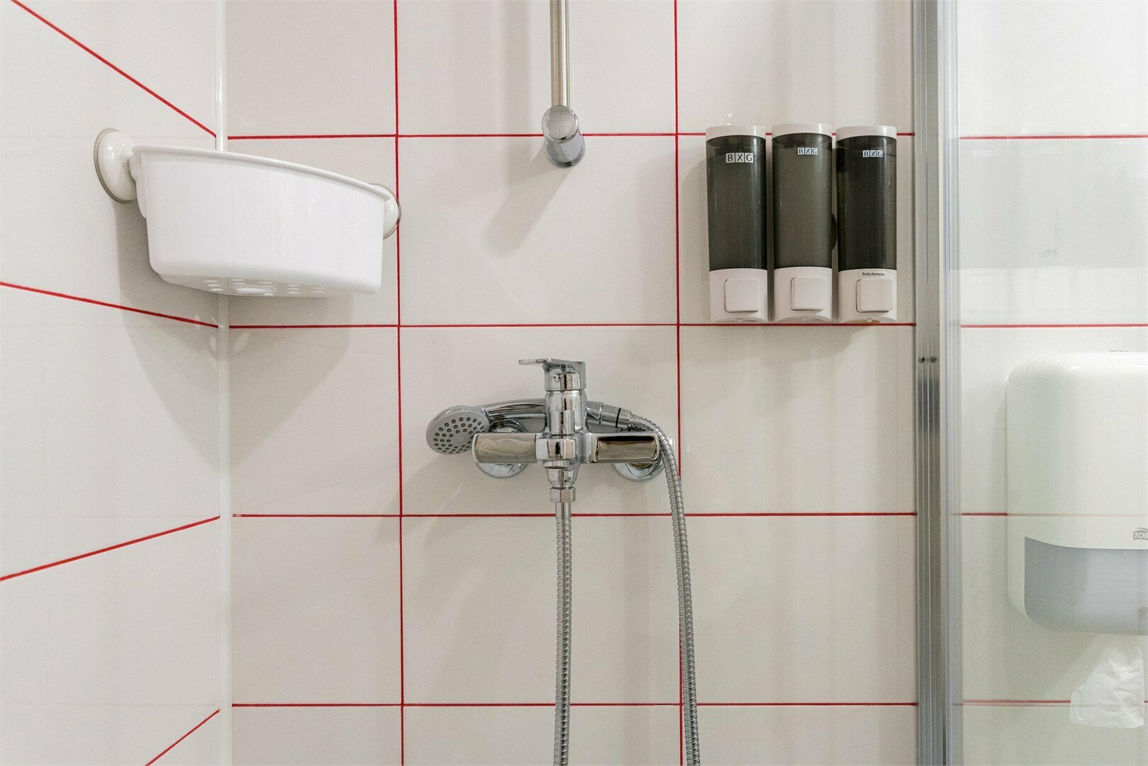 Четырехместный номер с душем