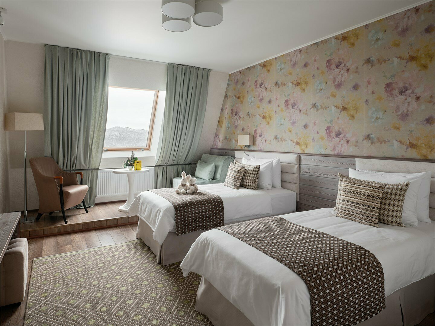 Де Люкс (4 этаж) - с двумя кроватями