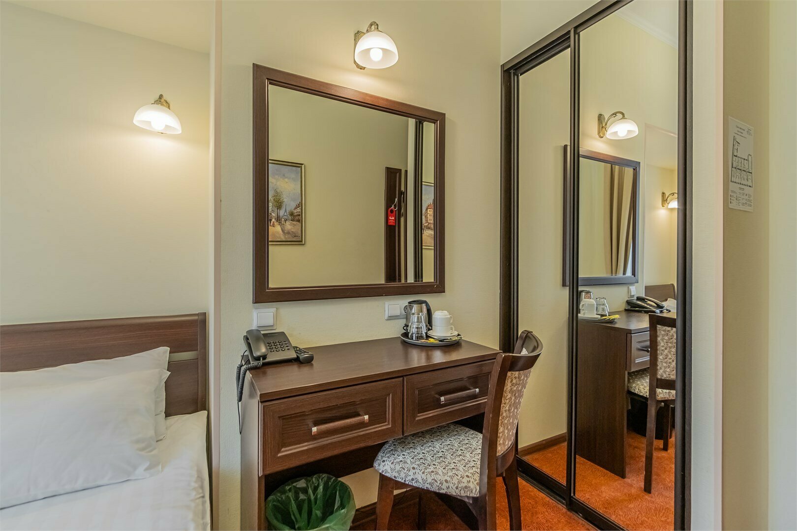 Эконом с 1 кроватью, вид на Рубинштейна или во двор