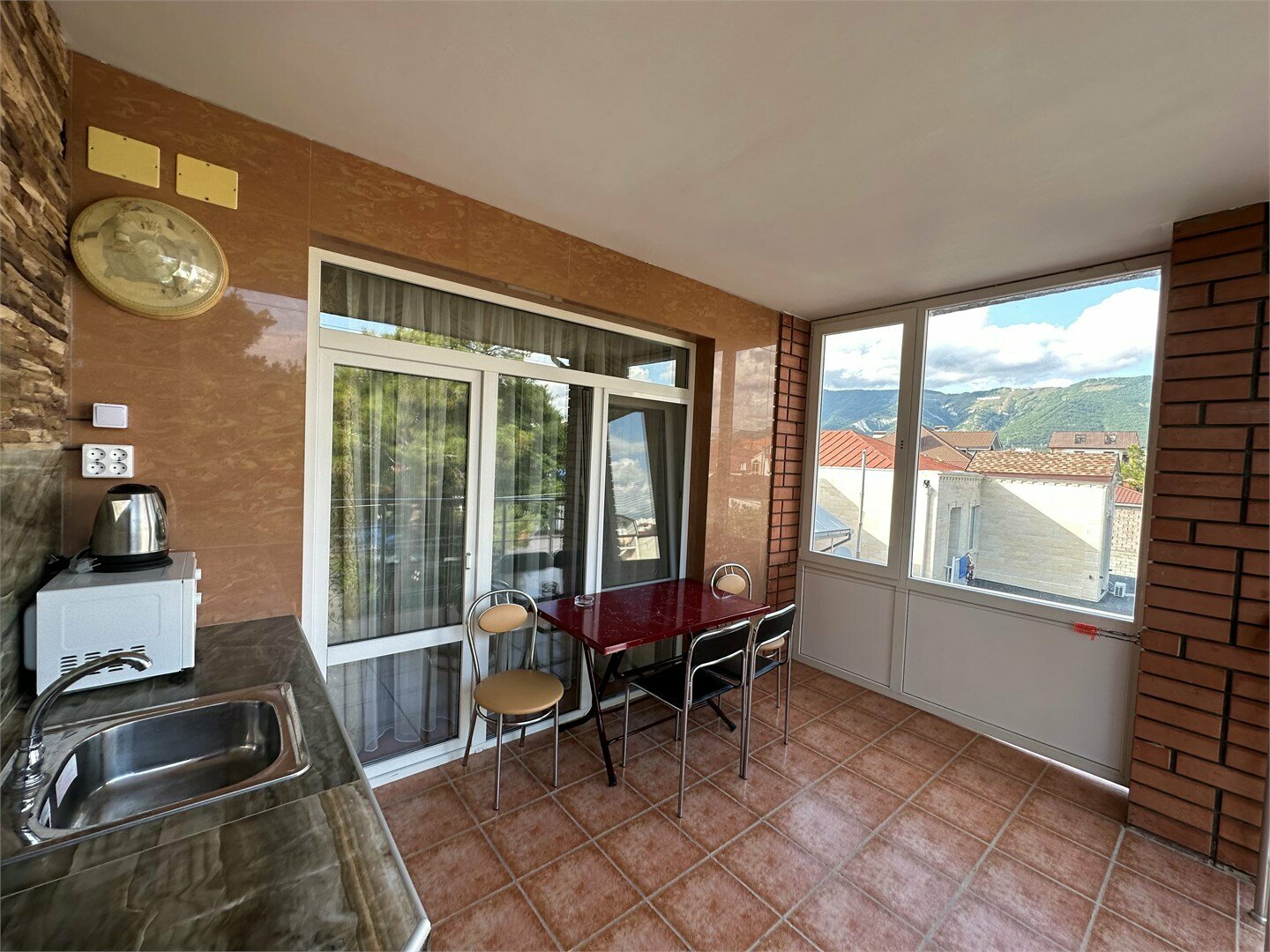 Делюкс 2+2 с балконом