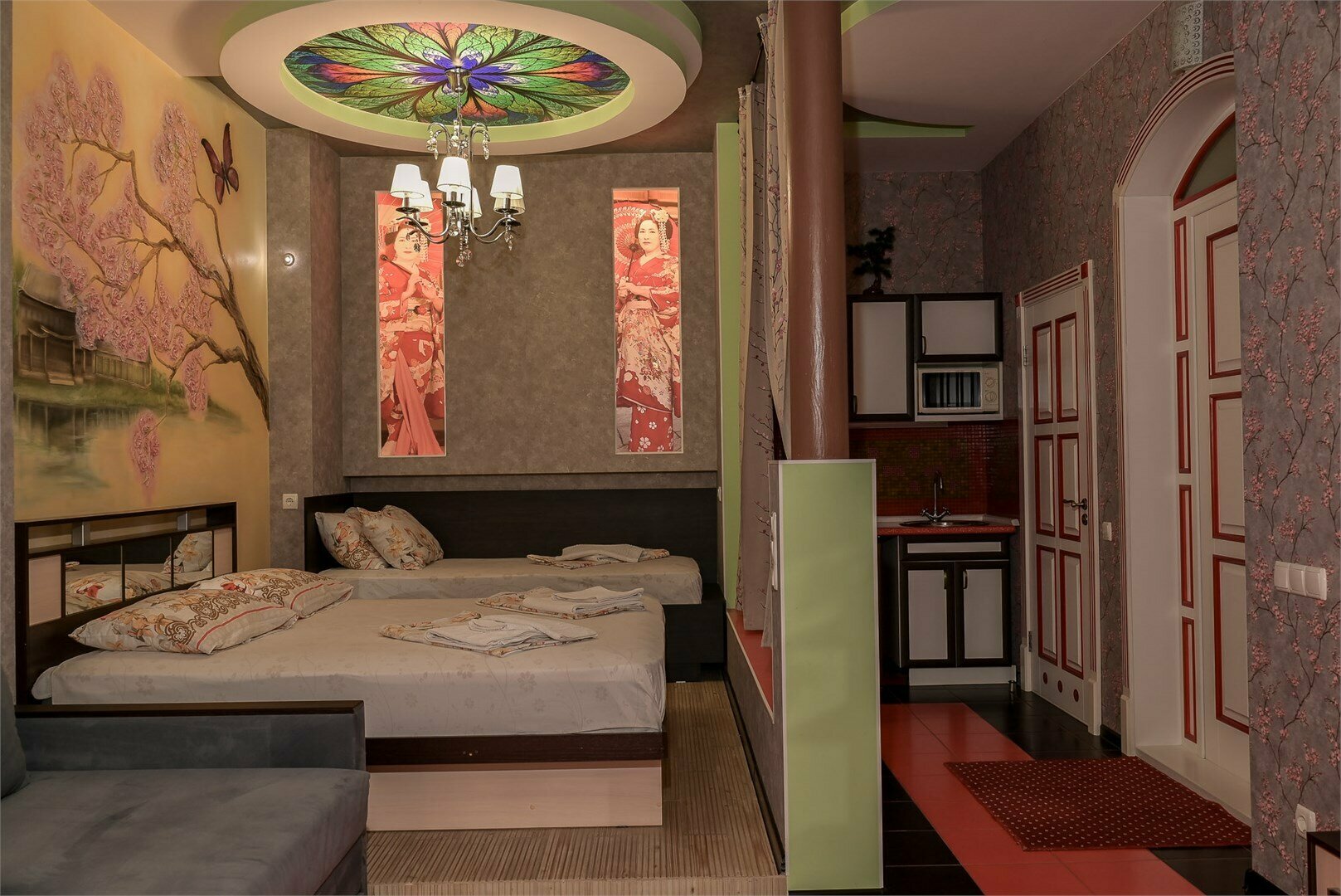 Сакура -Четырехместная студия с отдельным выходом