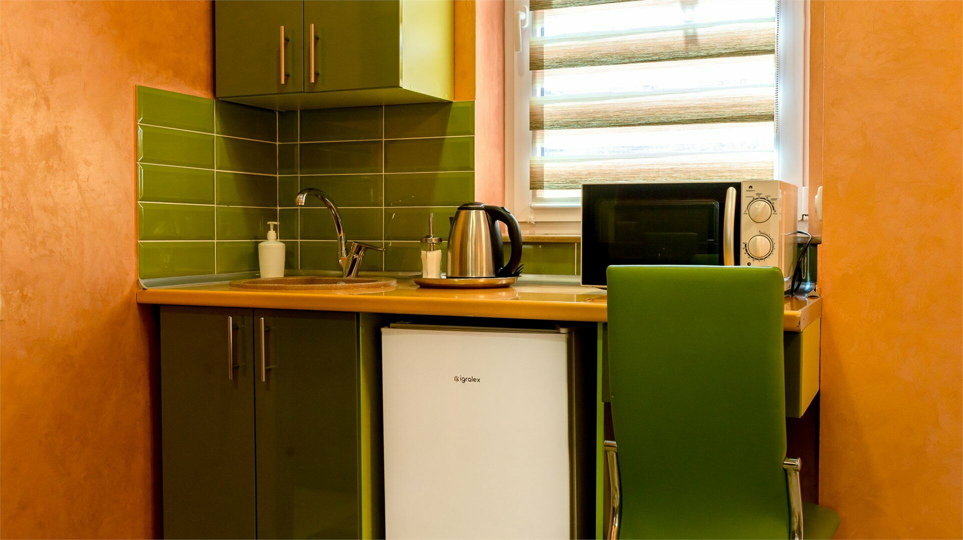 Осенний -Четырехместная  двухкомнатная студия с внутренним двориком