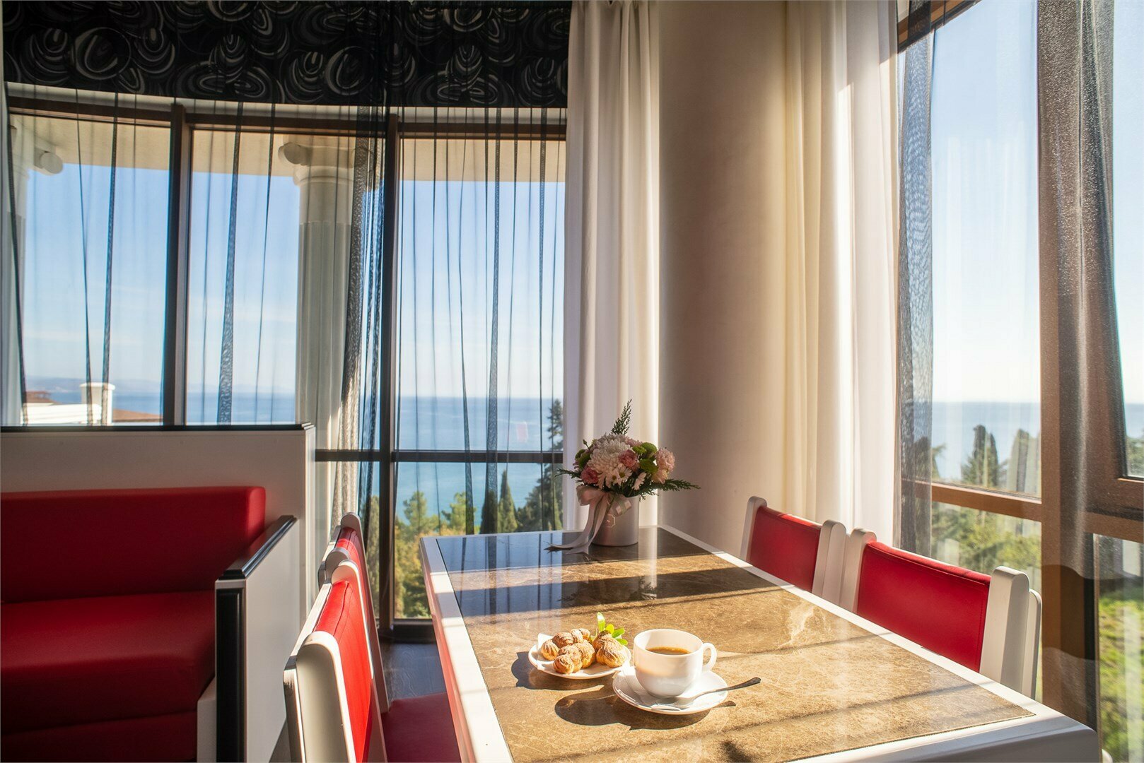 Фортуна -  Двухкомнатная четырехместная  студия с балконом и видом на море