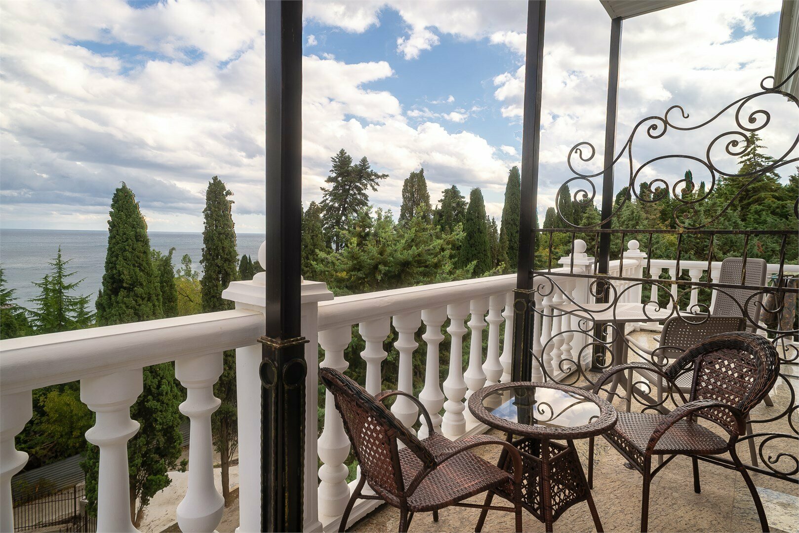 Весеннее утро- Трехместная студия с видом на море и большим балконом