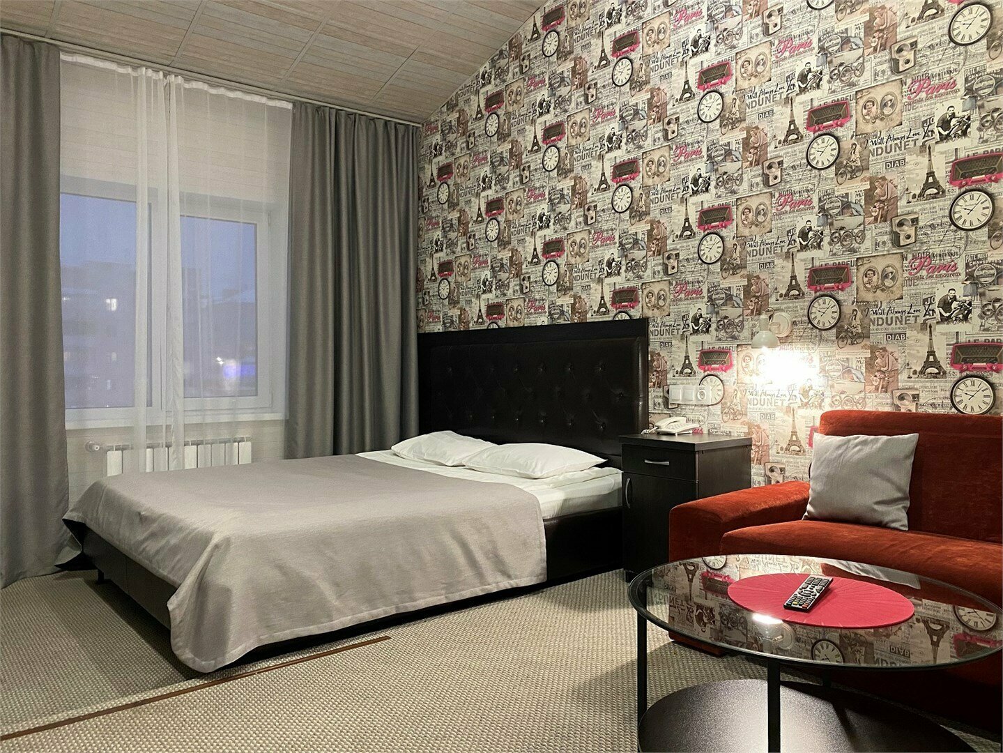 Номер-студия с кроватью размера «king-size»