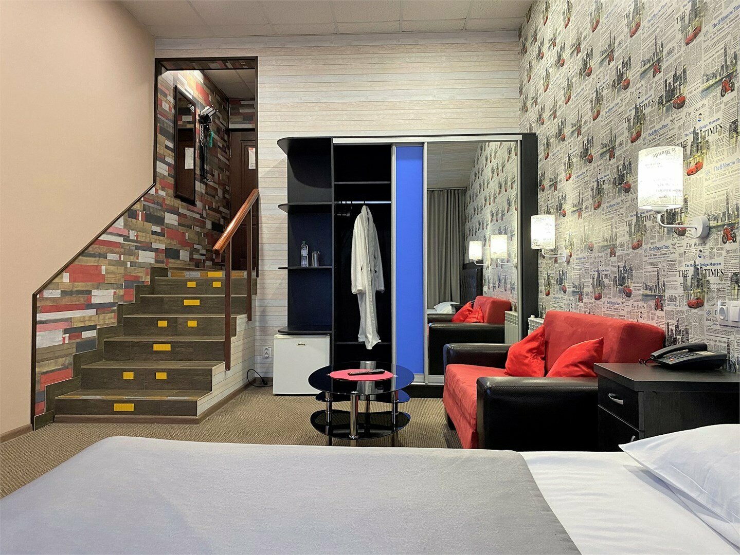 Номер-студия с кроватью размера «king-size»