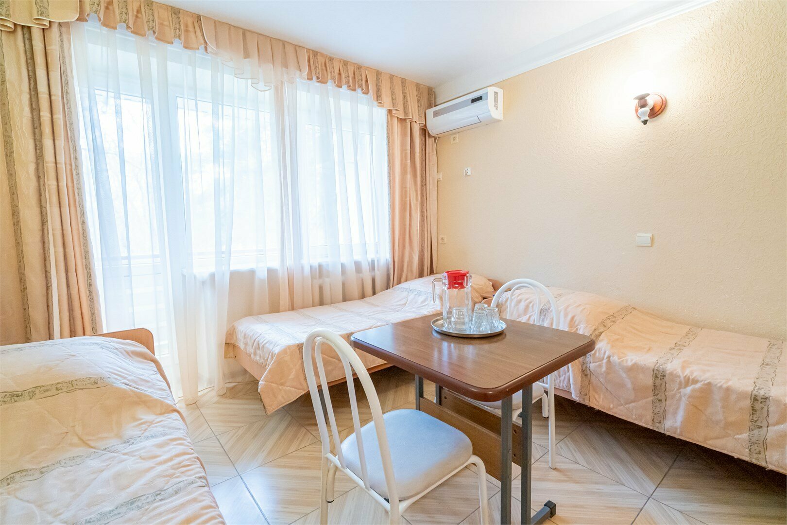 С4 Четырехместный однокомнатный номер без дополнительного места.