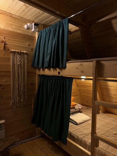 Кровать в общем 8-местном номере