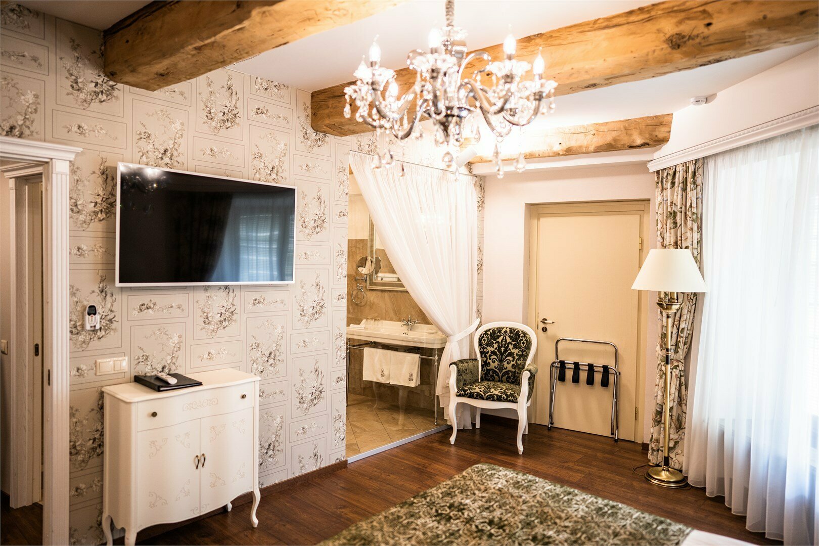 Делюкс с видом во внутренний дворик