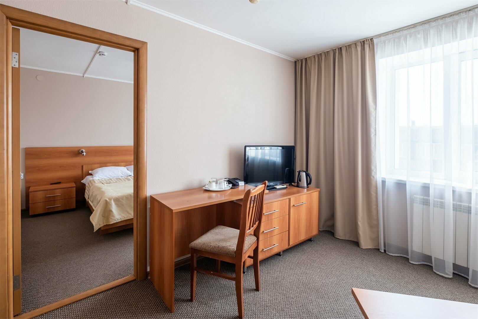 "Джуниор Сюит" с двуспальной кроватью