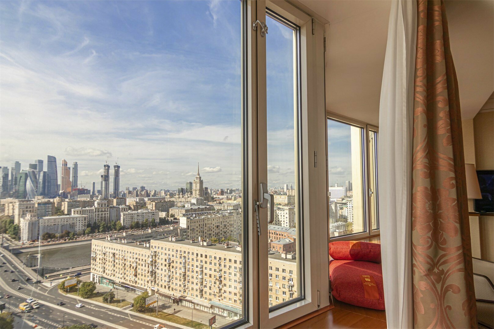 Полулюкс с видом на Реку