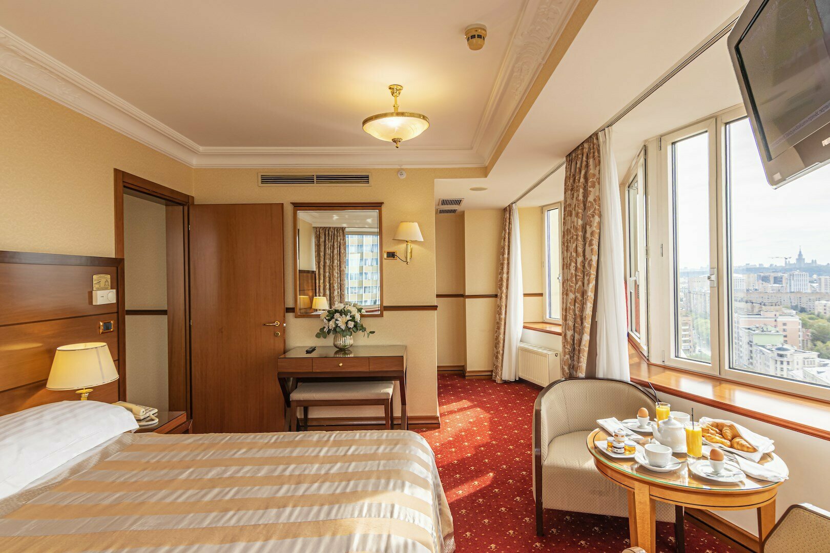 Полулюкс с видом на Реку