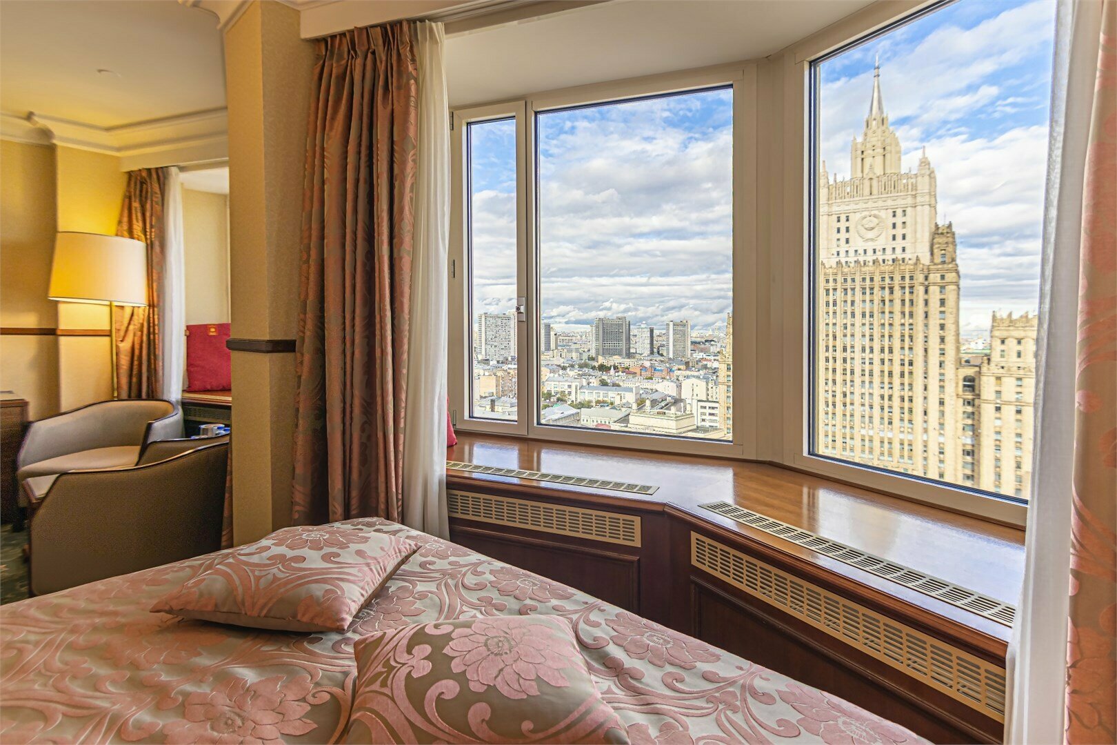 Стандарт с видом на Центр