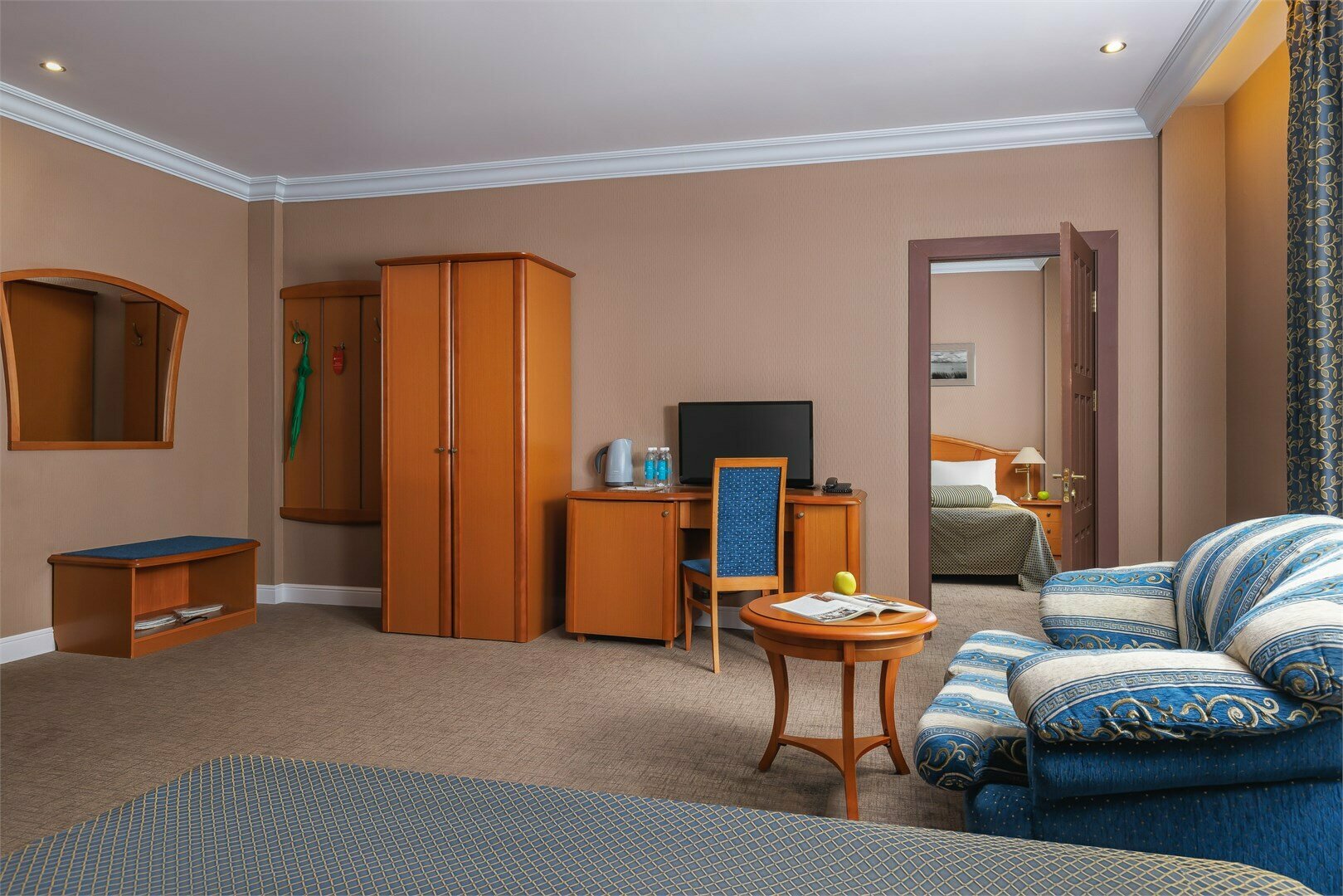 Семейный номер (Family)