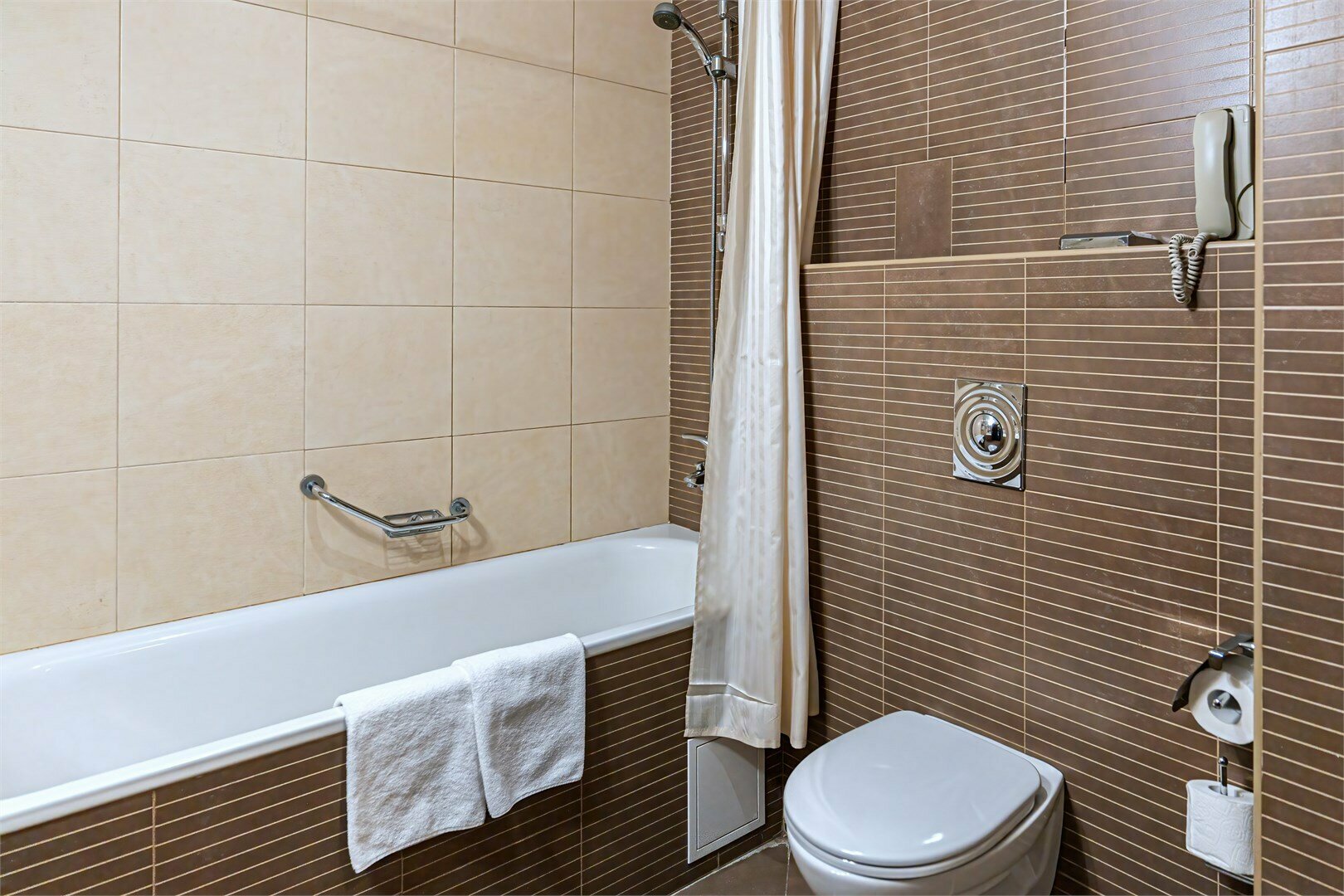 Полулюкс с двуспальной кроватью