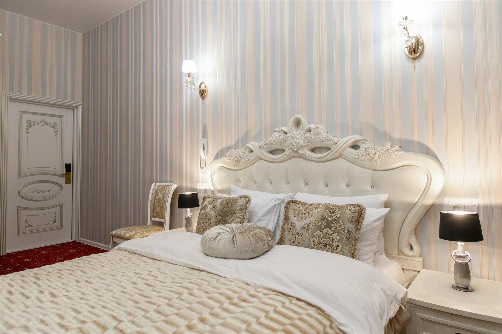 Номер с кроватью размера «king-size»