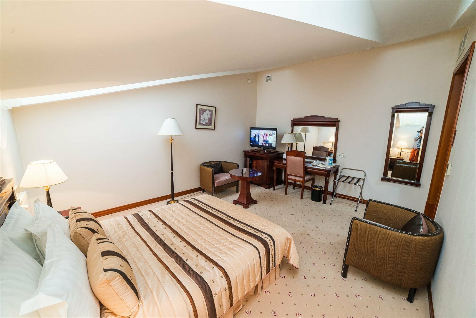 Сингл Мансарда