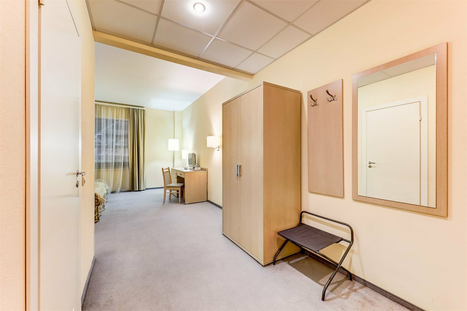 Стандартный номер с двуспальной кроватью и с видом в павильон