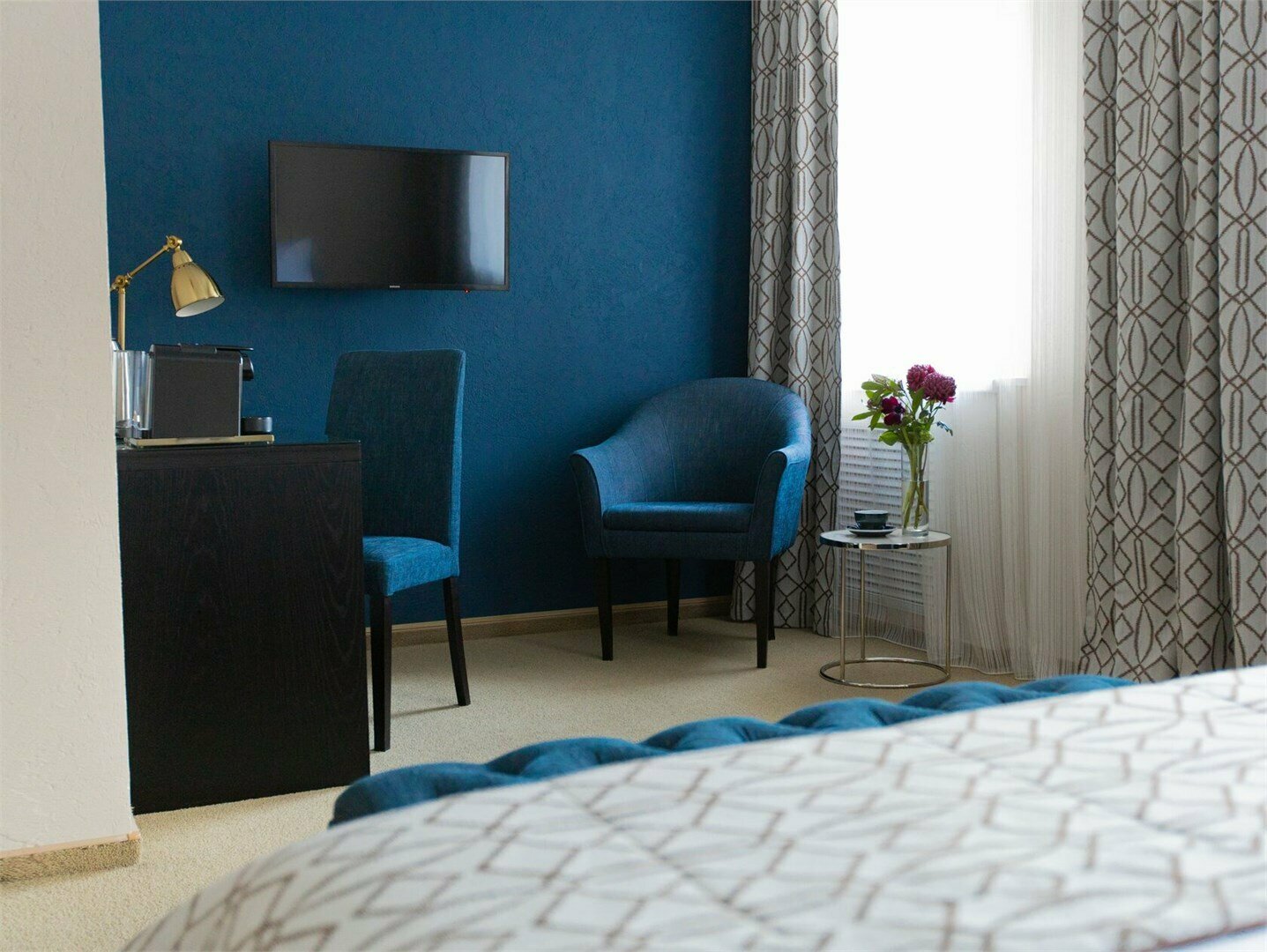 Улучшенный номер с кроватью размера «queen-size»