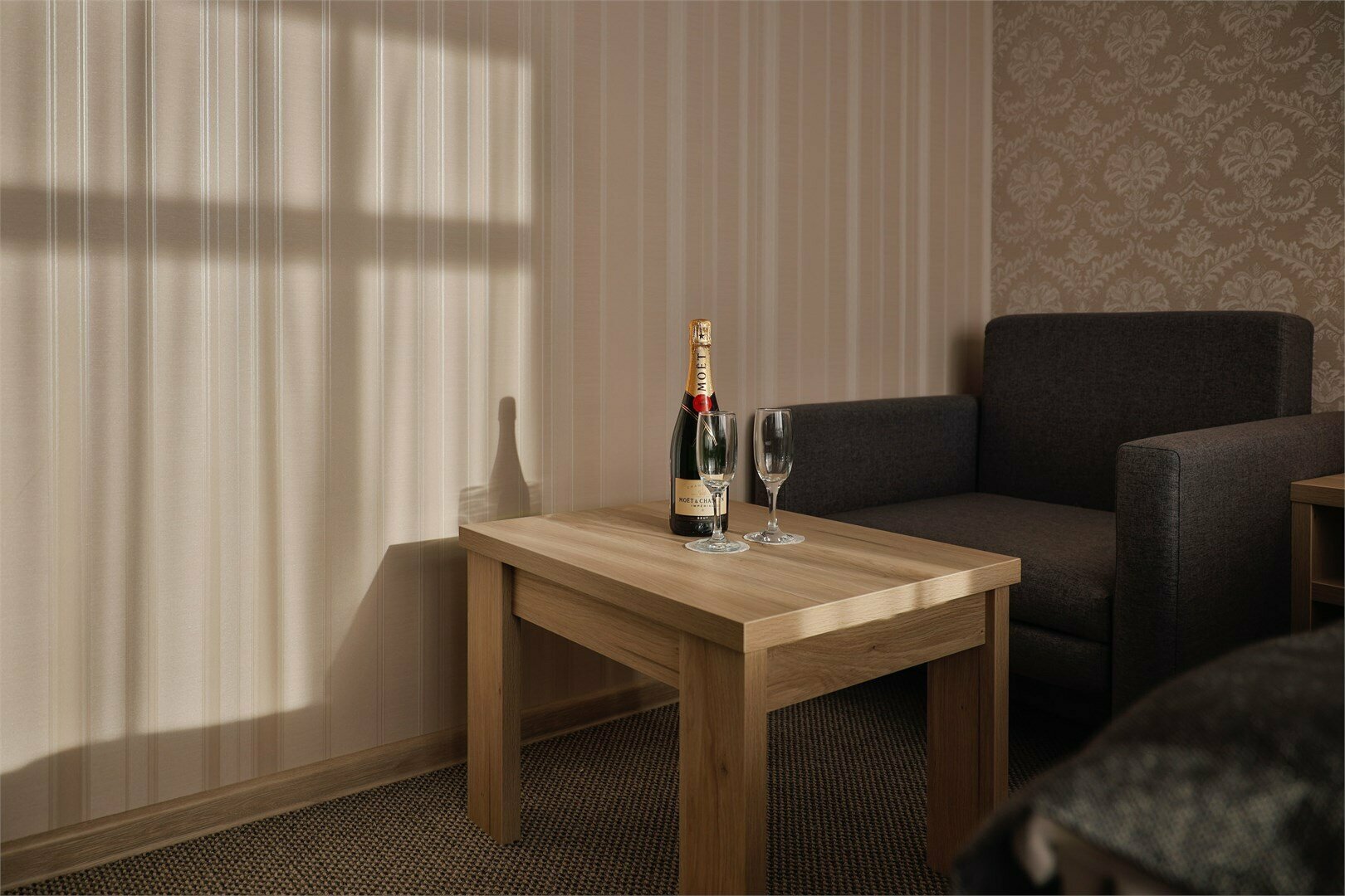 Стандарт с видом в стену