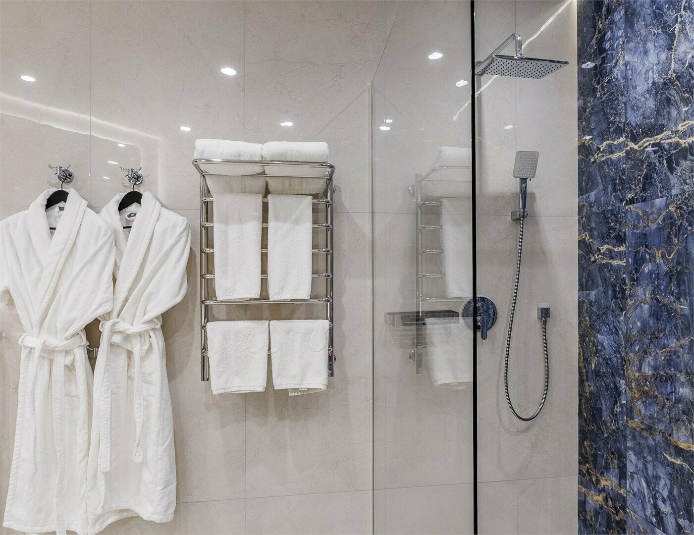 Комфорт с балконом и двумя раздельными кроватями