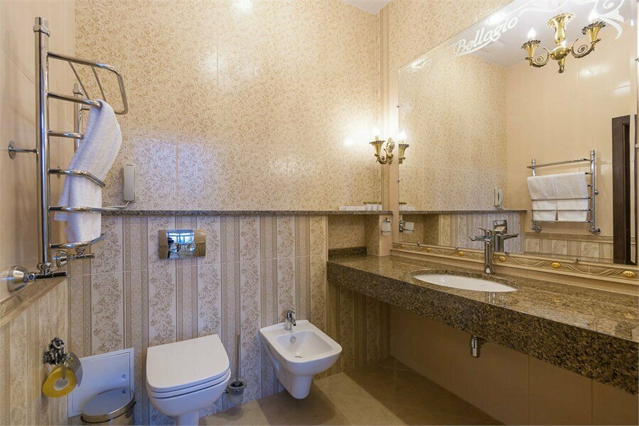 Апартаменты с круглой кроватью и джакузи в спальне