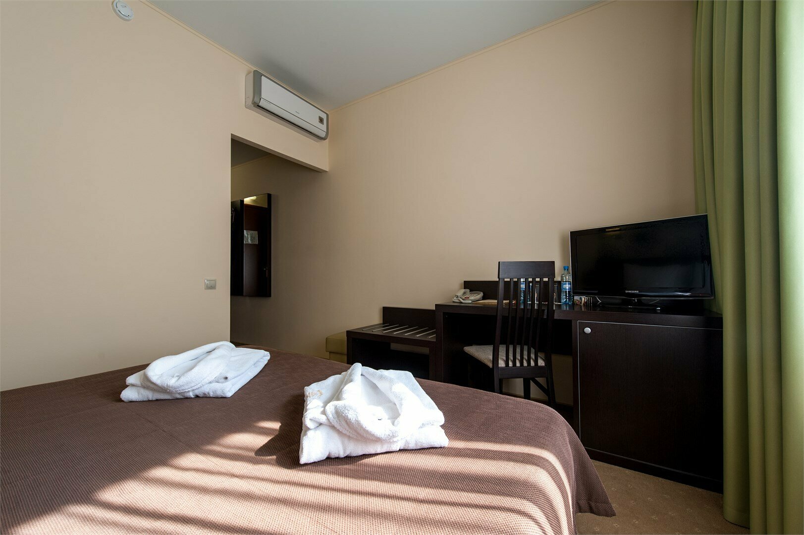 Стандарт улучшенный (одна двуспальная кровать)