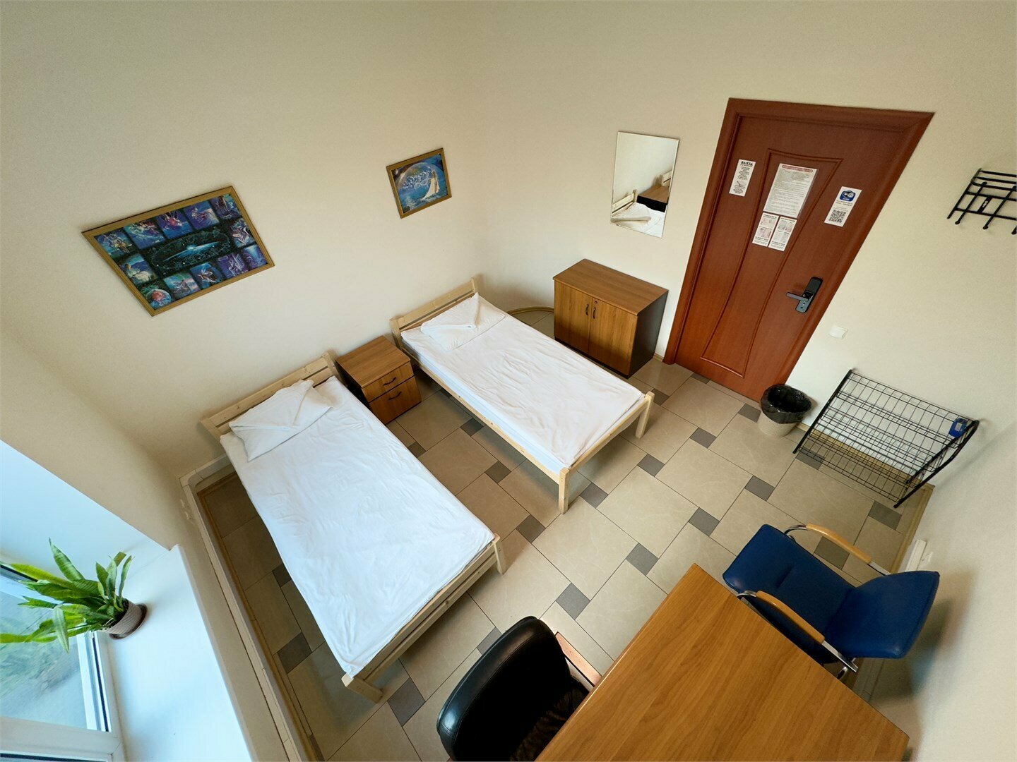 Двухместная комната c 2 односпальными кроватями с электронным замком