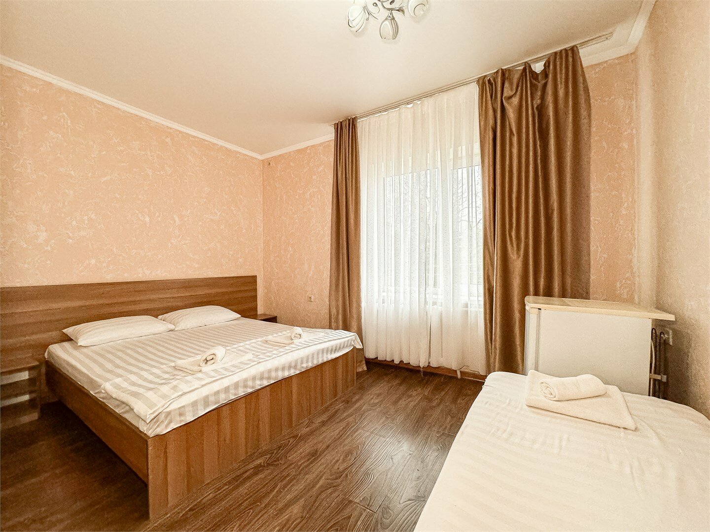 Cемейный номер с собственной ванной комнатой