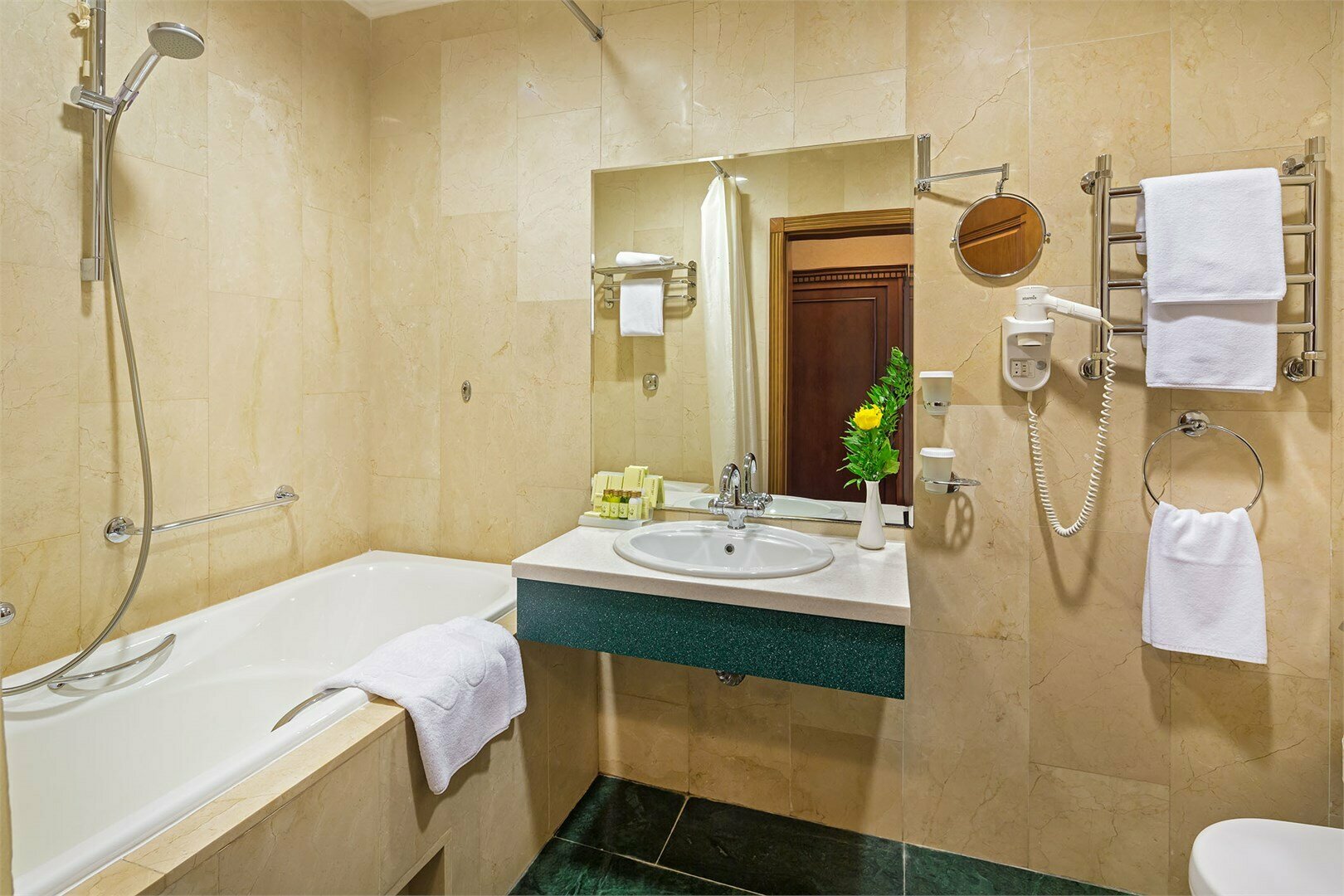 Стандартный двухместный номер с 1 двуспальной кроватью