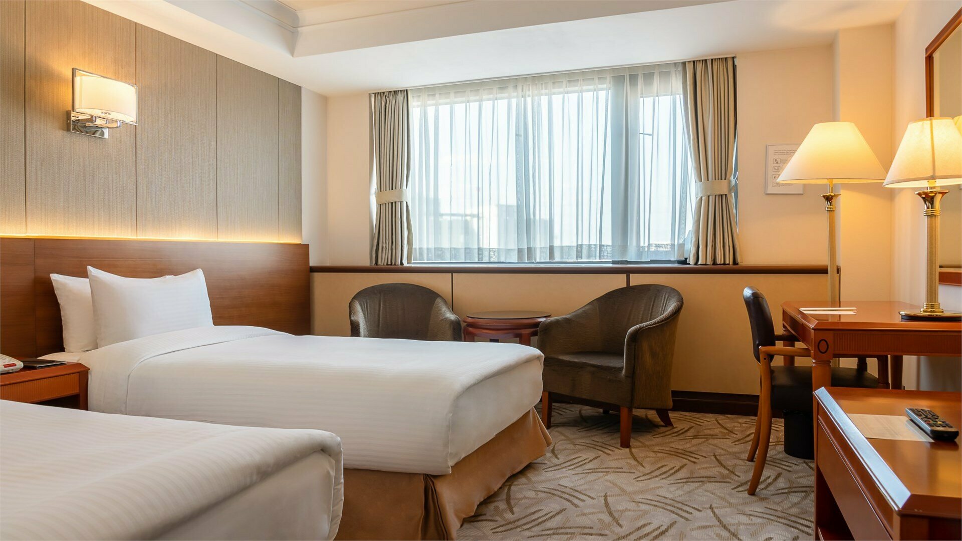 Superior Twin Golden Bridge View